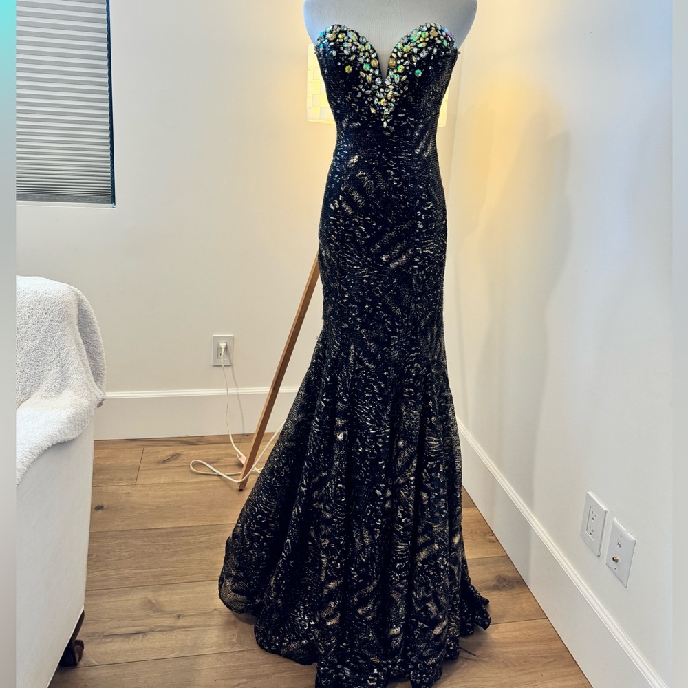 Size 2 blush prom by Alexia evening or prom gown black with gold